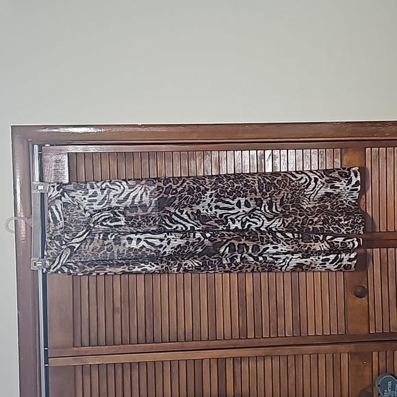 Animal Print Lounge Pants - Picture 2 of 10